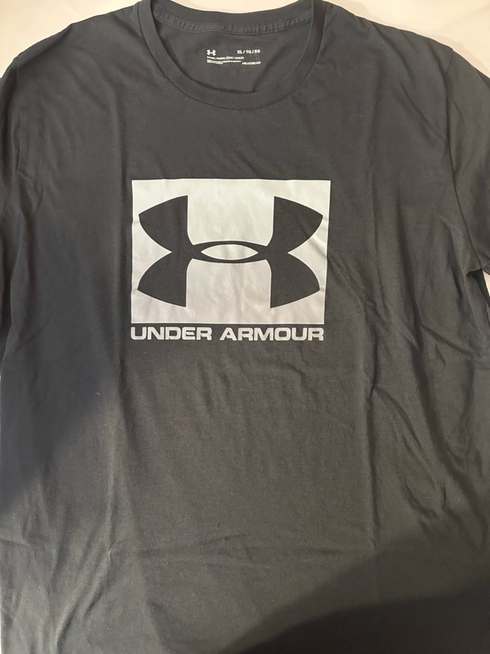 Under Armour Black Short Sleeve Logo Crew Tee with Gray Graphic‎